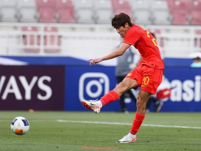 jiuyou九游娱乐-法甲外援适应性调查：文化、战术与语言融合的挑战