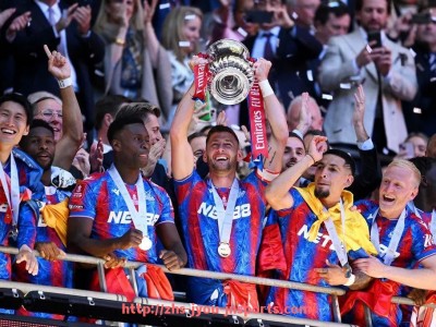 jiuyou九游娱乐-世俱杯比赛后体能恢复速度快的球员训练背景与体能基础探讨